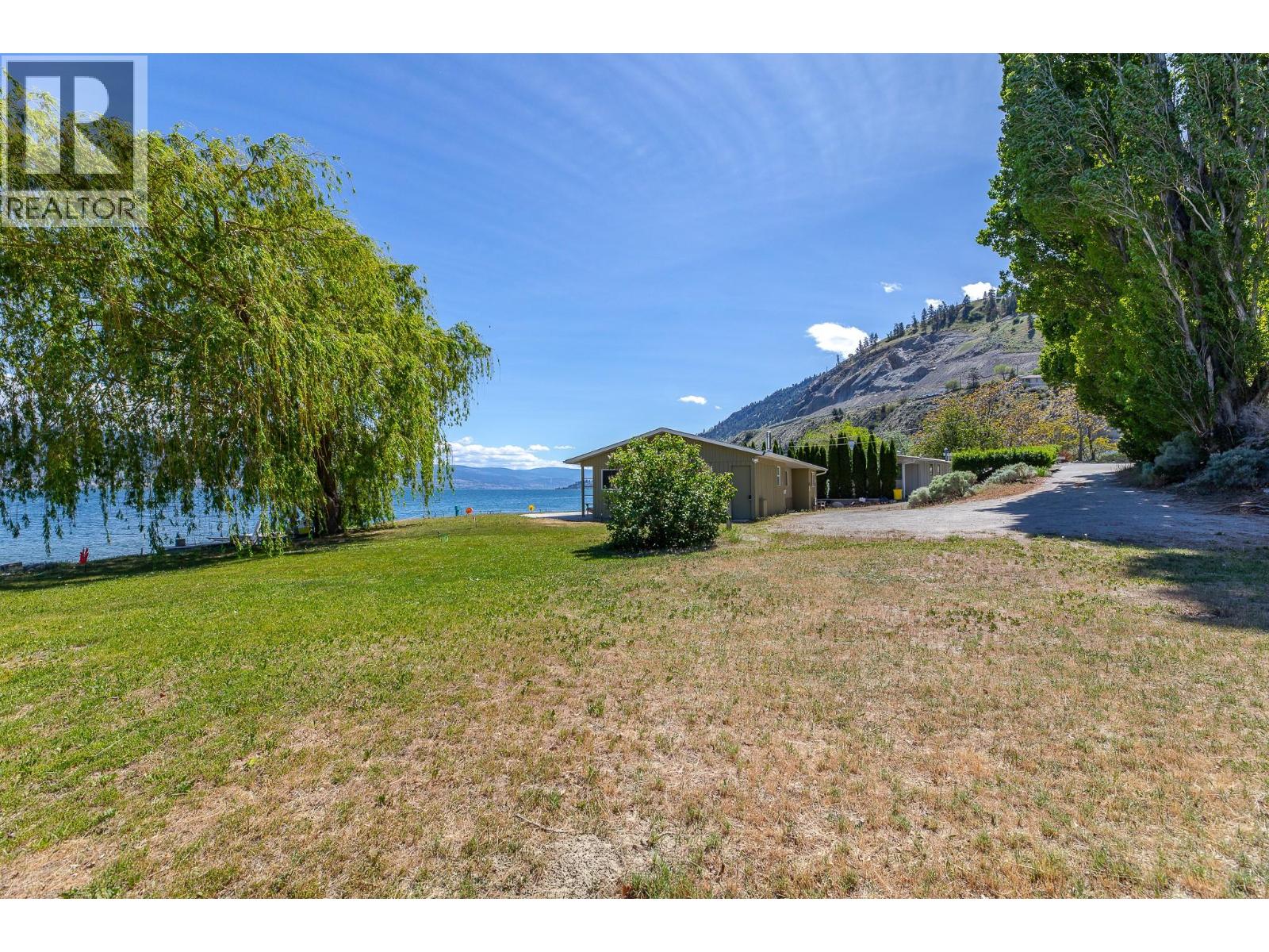 475 North Beach Road, Summerland