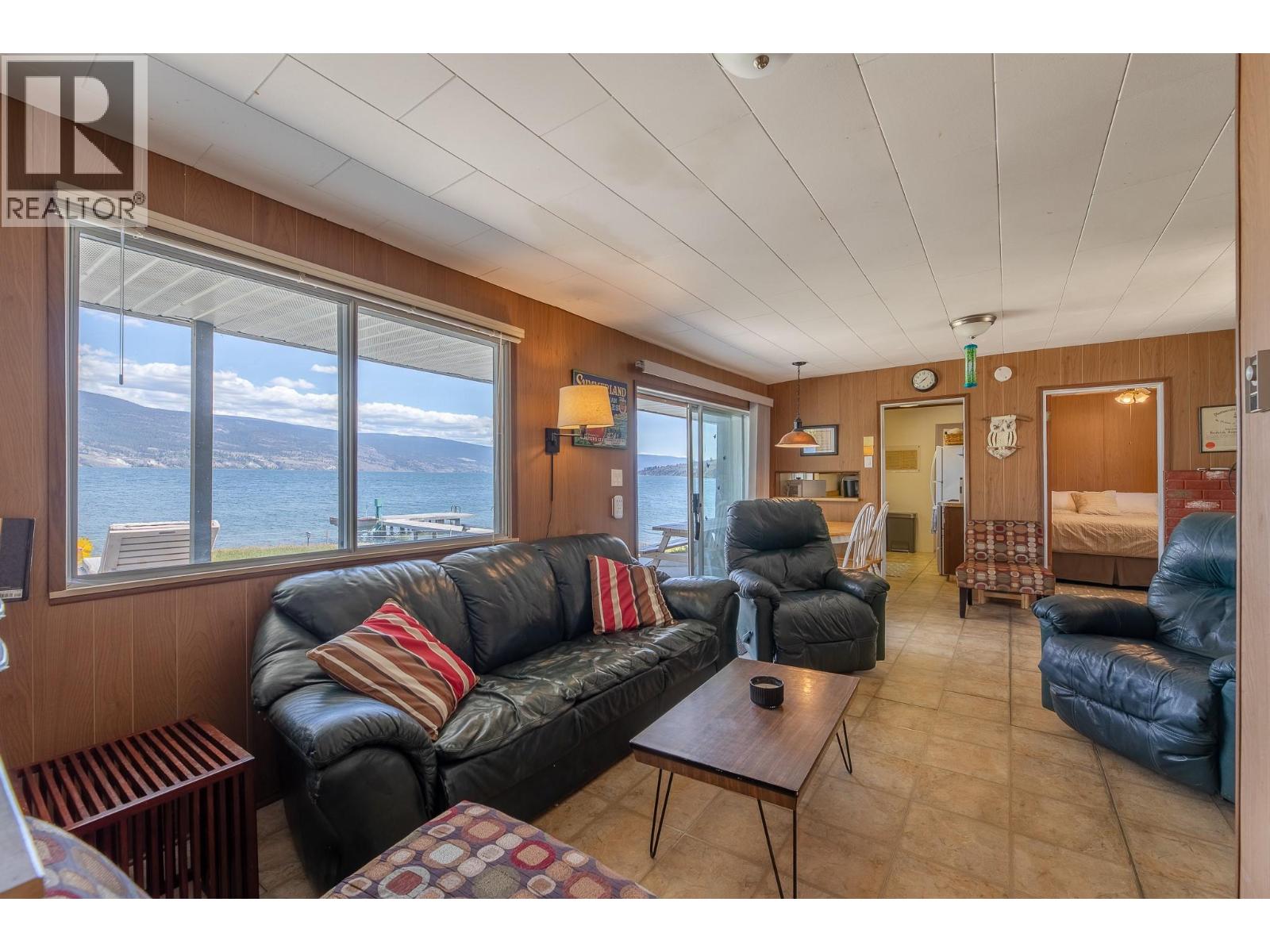 475 North Beach Road, Summerland
