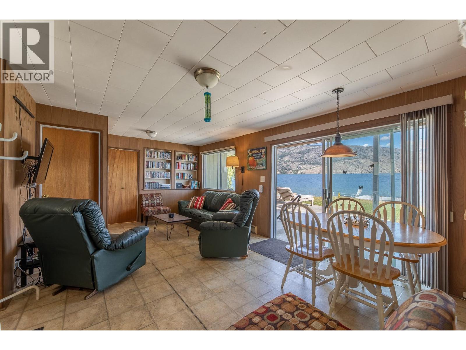 475 North Beach Road, Summerland