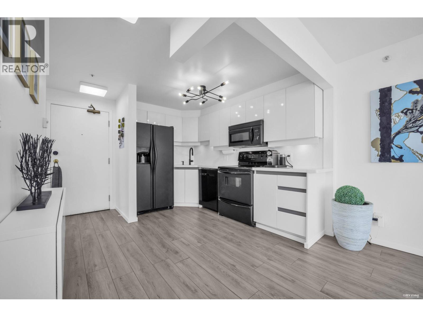 2 Bed, 2 Bath House for Sale in Vancouver – 2802 930 CAMBIE STREET, Vancouver – MLS# R3123550 - Image 15