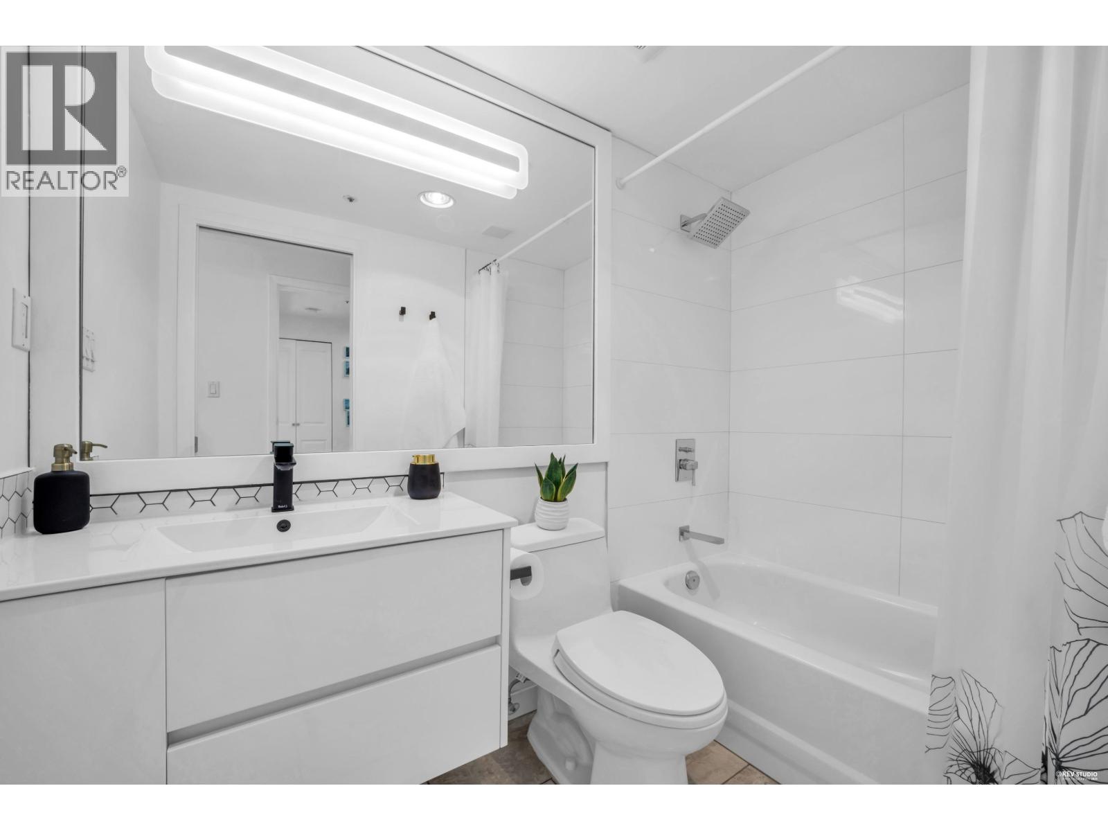 2 Bed, 2 Bath House for Sale in Vancouver – 2802 930 CAMBIE STREET, Vancouver – MLS# R3123550 - Image 21