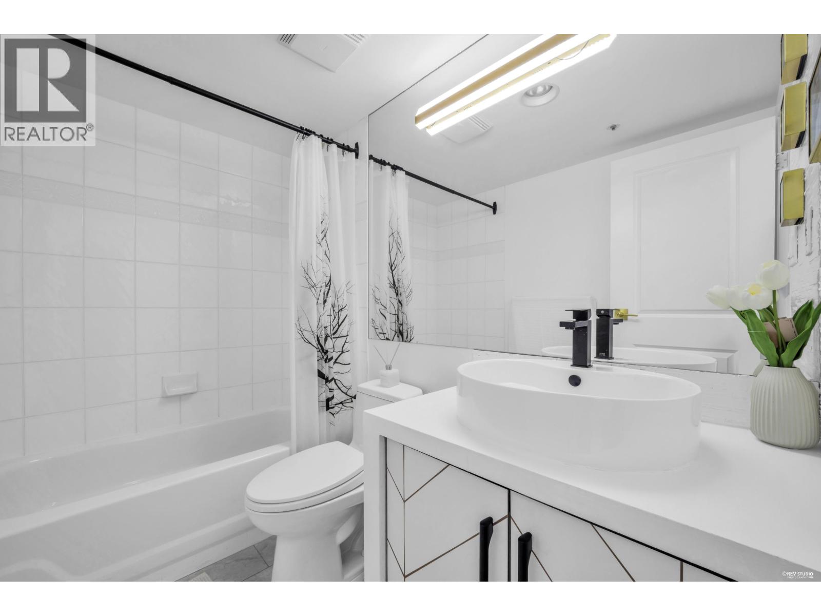 2 Bed, 2 Bath House for Sale in Vancouver – 2802 930 CAMBIE STREET, Vancouver – MLS# R3123550 - Image 26