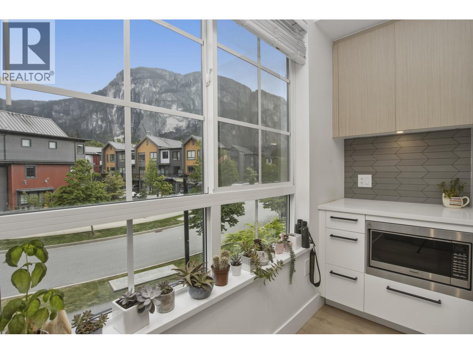38046 KEEL WAY, Squamish