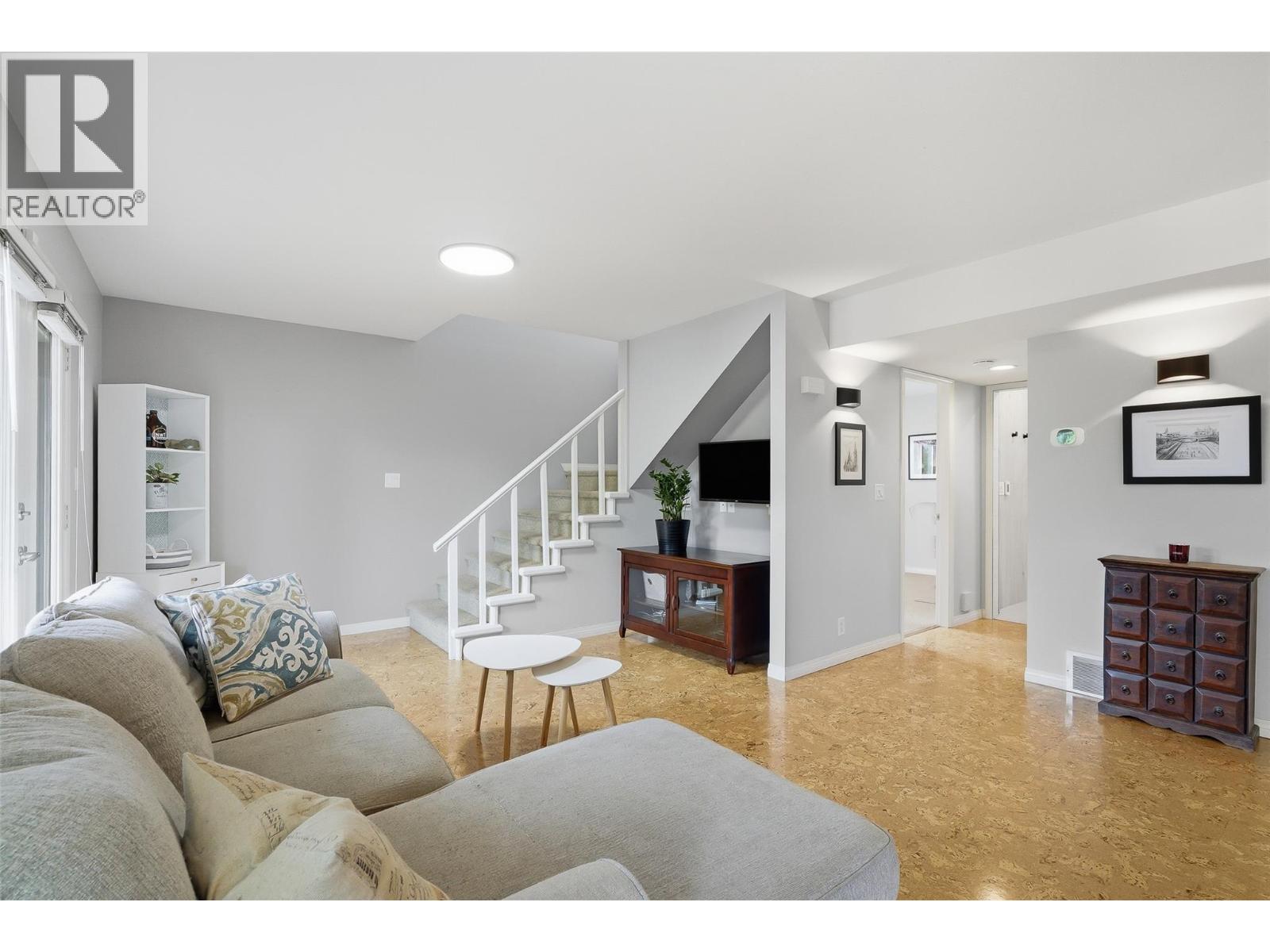 1127 Columbia Street - 12