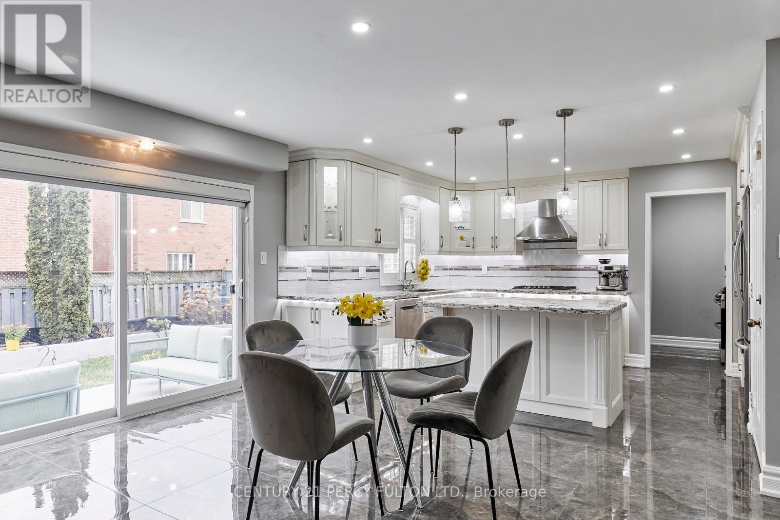 7 SCHOOLBRIDGE STREET - 13