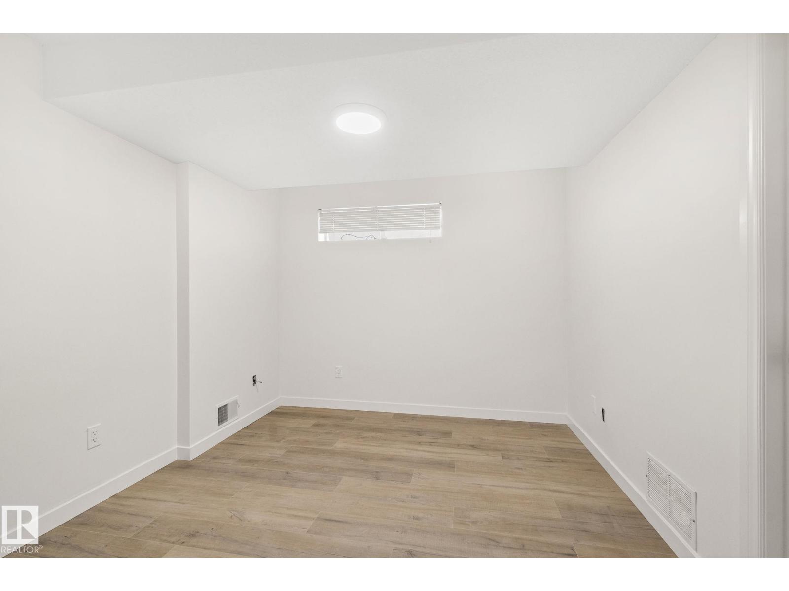 #22 9703 174 ST NW NW, Edmonton