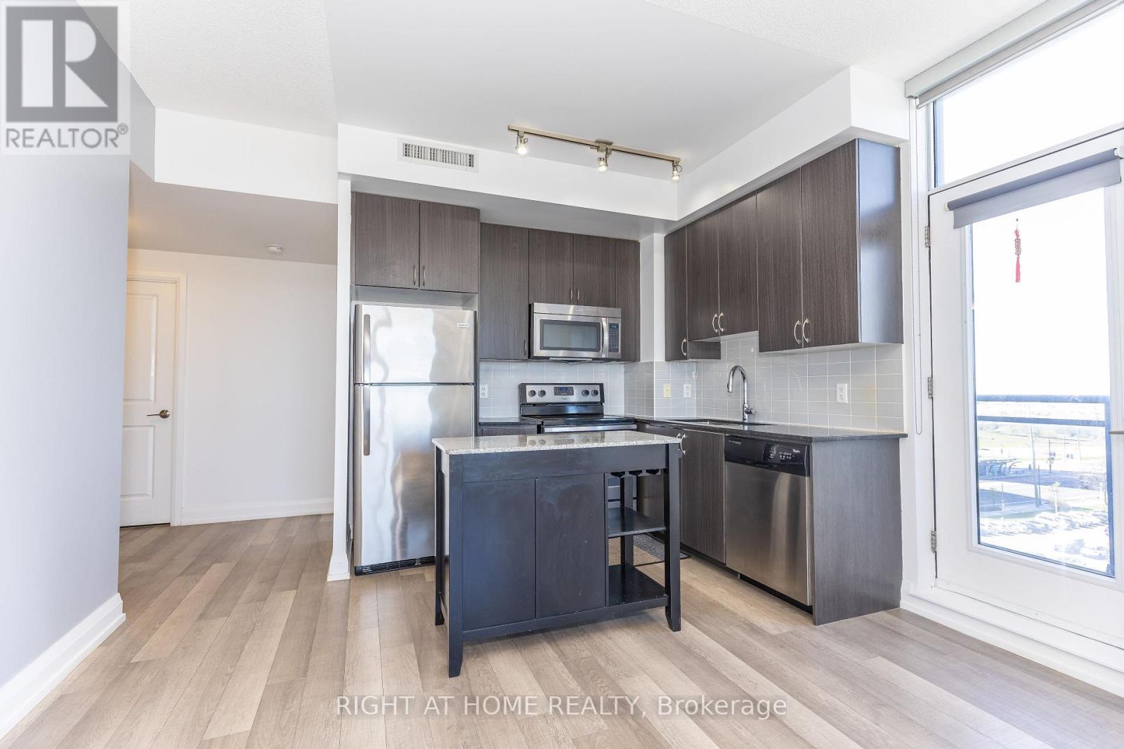 #1021 370 HIGHWAY 7 E - 30
