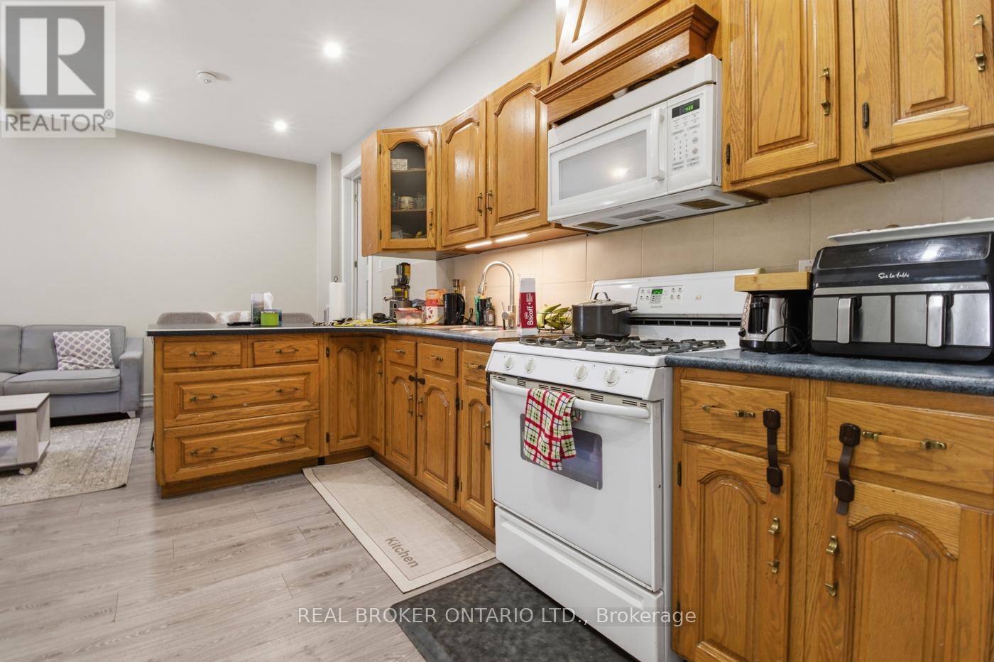 256 LINCOLN STREET - 14