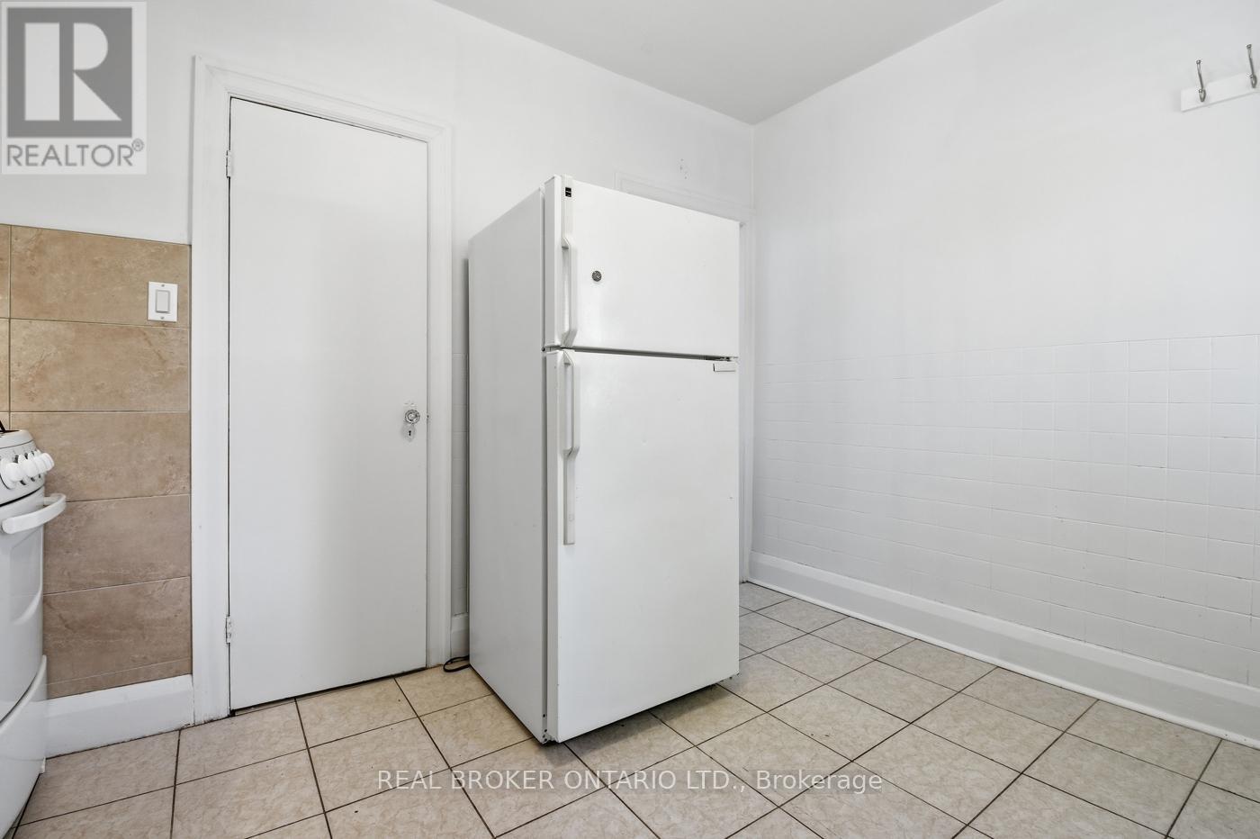 256 LINCOLN STREET - 23