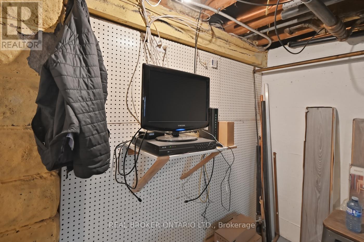 256 LINCOLN STREET - 33