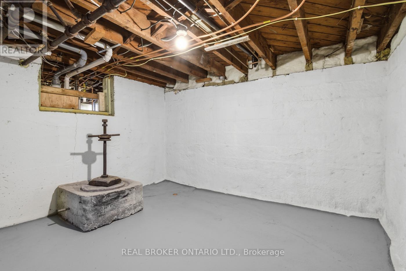 256 LINCOLN STREET - 40