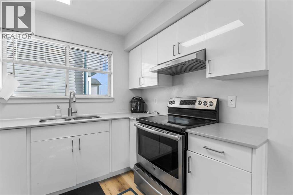 3806 Catalina Boulevard NE - 10