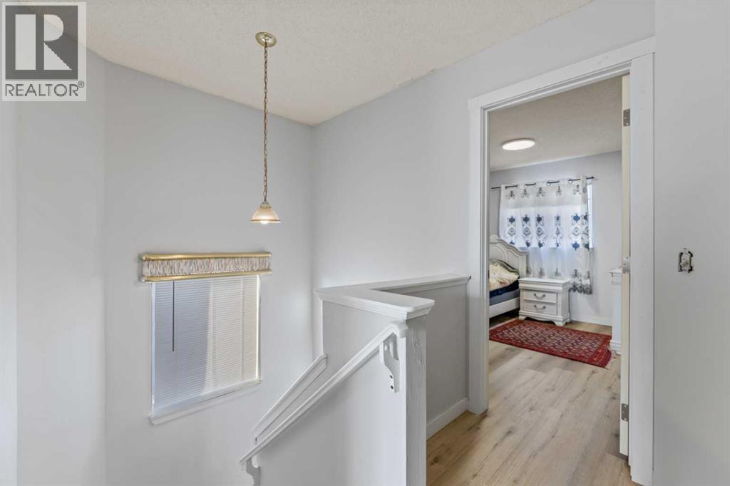 3806 Catalina Boulevard NE - 19