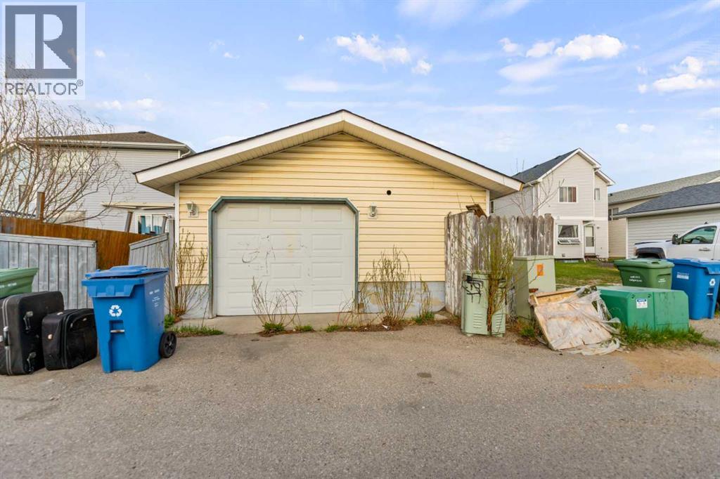 3806 Catalina Boulevard NE - 31