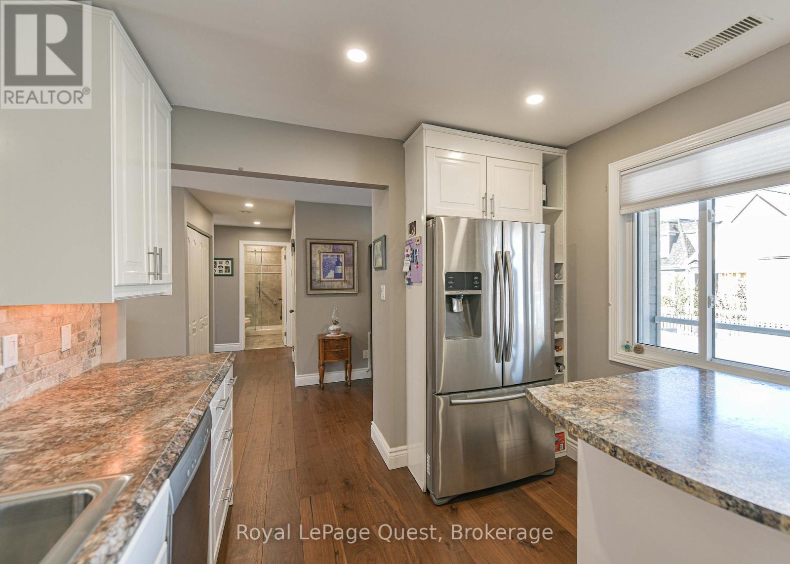 #202 585 ATHERLEY ROAD - 11