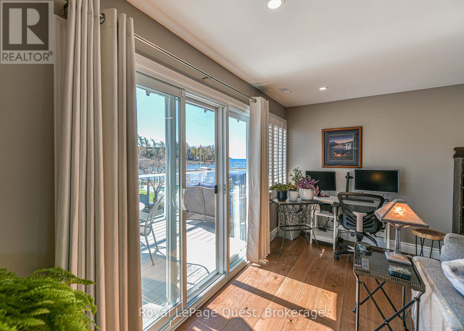 #202 585 ATHERLEY ROAD - 13