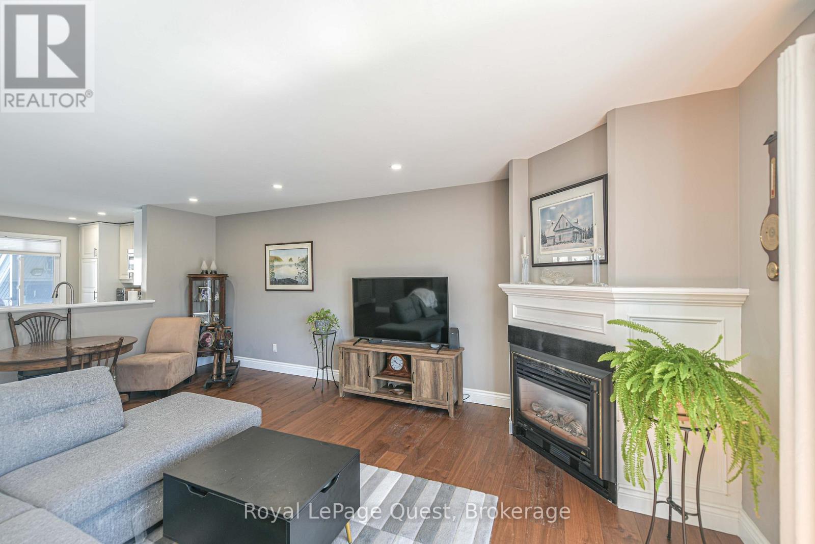 #202 585 ATHERLEY ROAD - 14