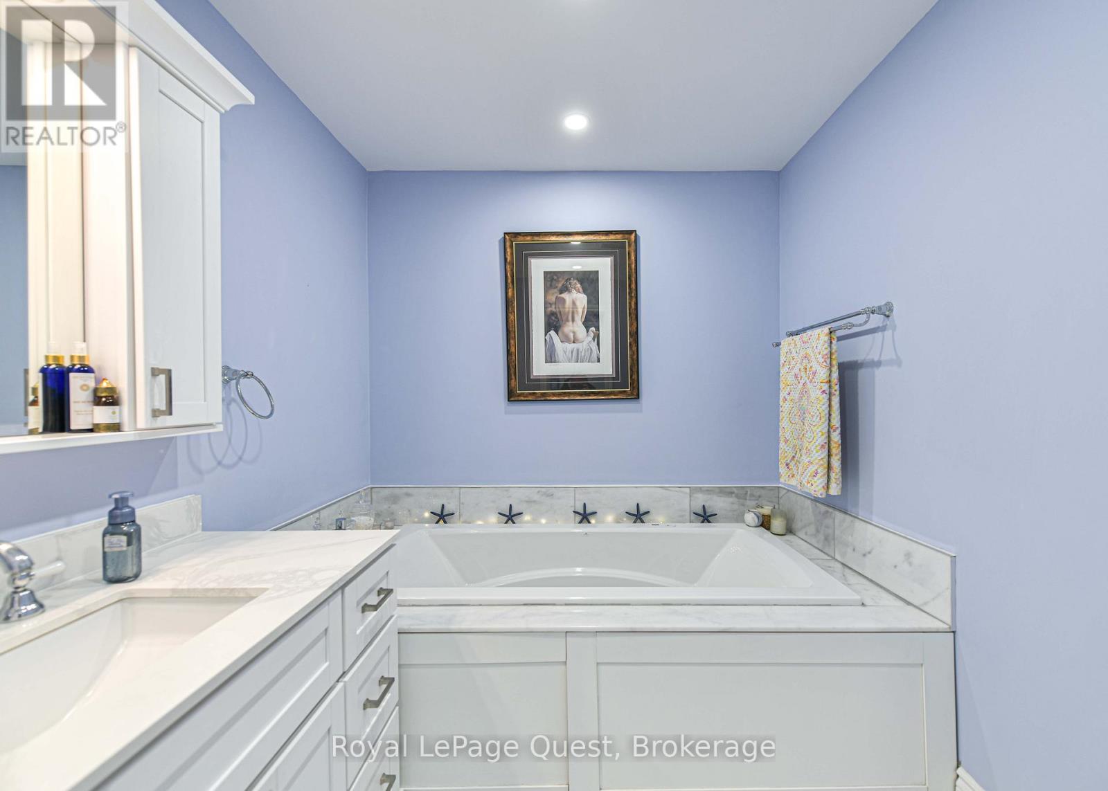 #202 585 ATHERLEY ROAD - 23