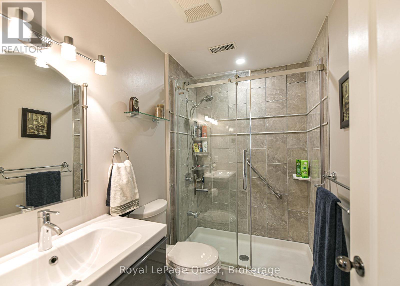 #202 585 ATHERLEY ROAD - 24