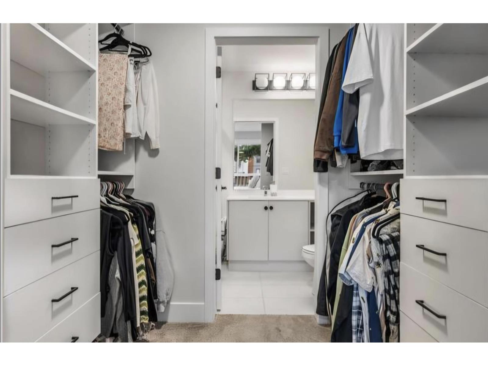 210 45505 CAMPUS DRIVE, Garrison Crossing, Chilliwack