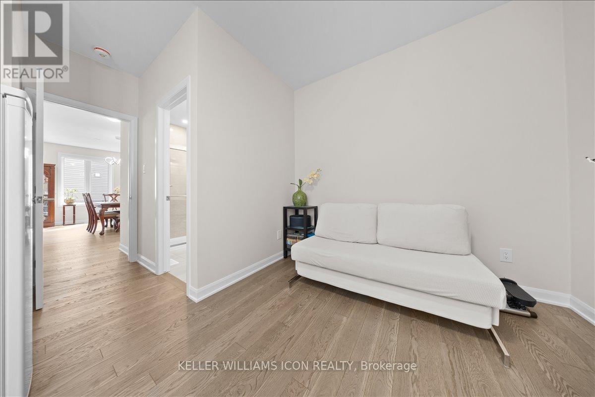 352 CLOYNE CRESCENT - 21
