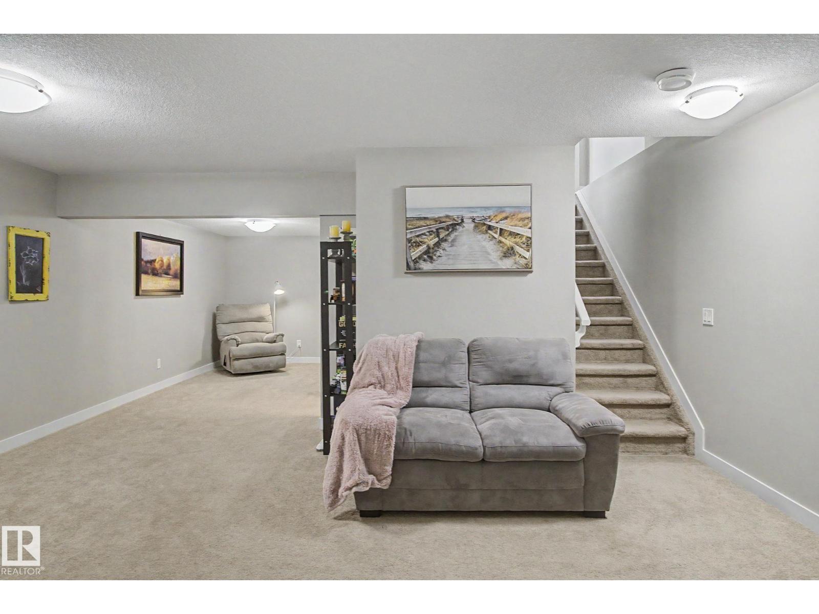 7363 179 AV NW, Edmonton