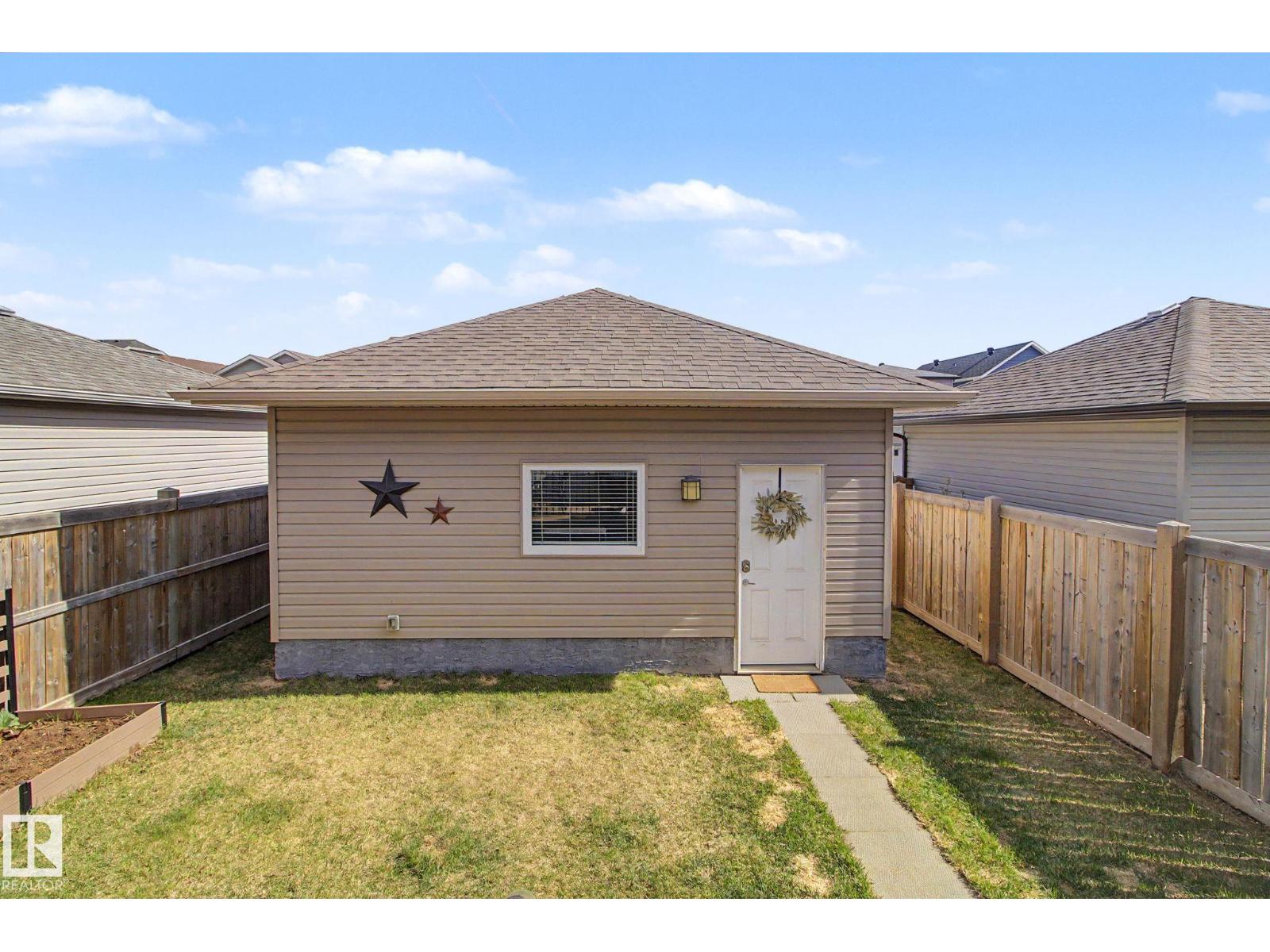 7363 179 AV NW, Edmonton