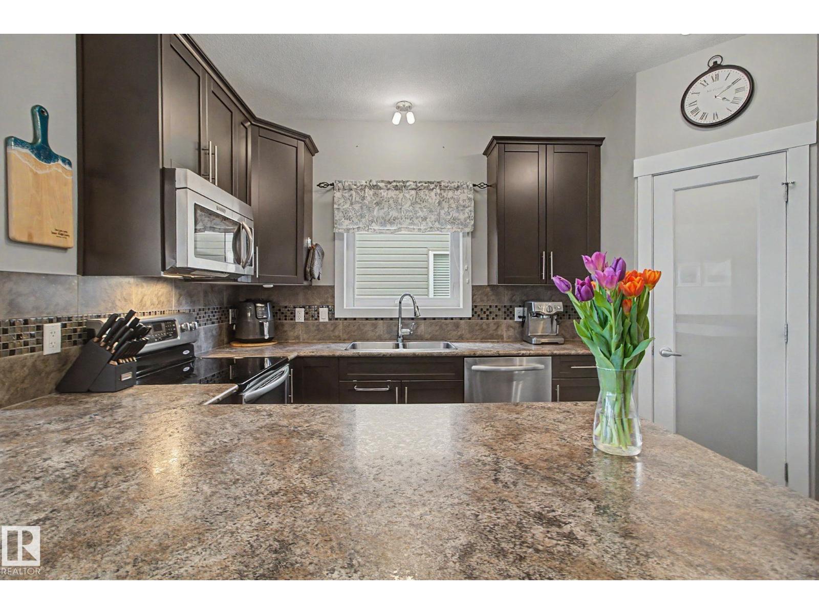 7363 179 AV NW, Edmonton