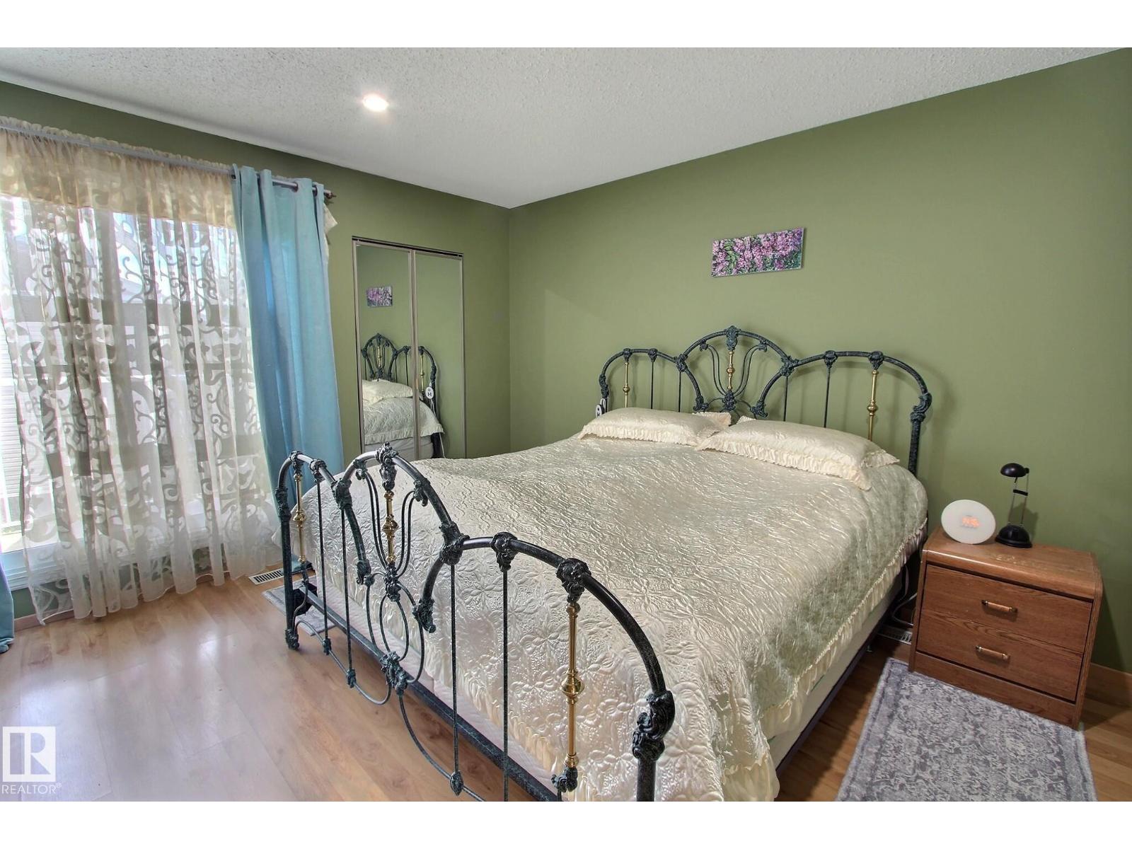 230 CHATEAU PL NW, Edmonton