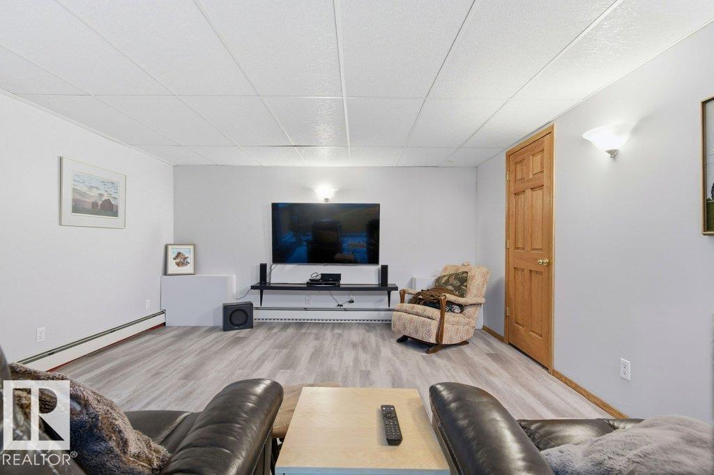 8608 22 AVE NW, Edmonton
