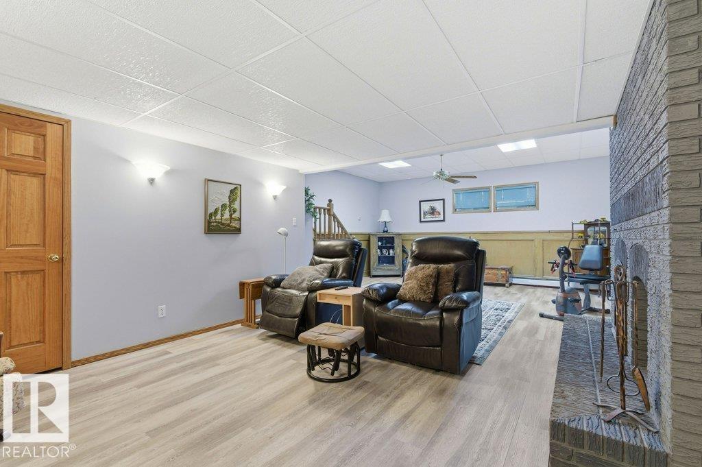 8608 22 AVE NW, Edmonton