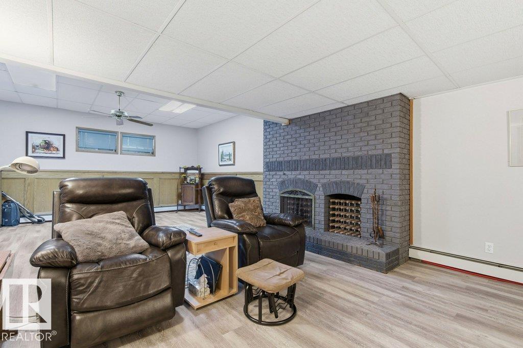 8608 22 AVE NW, Edmonton