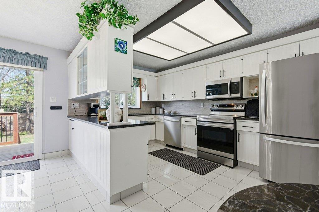 8608 22 AVE NW - 7