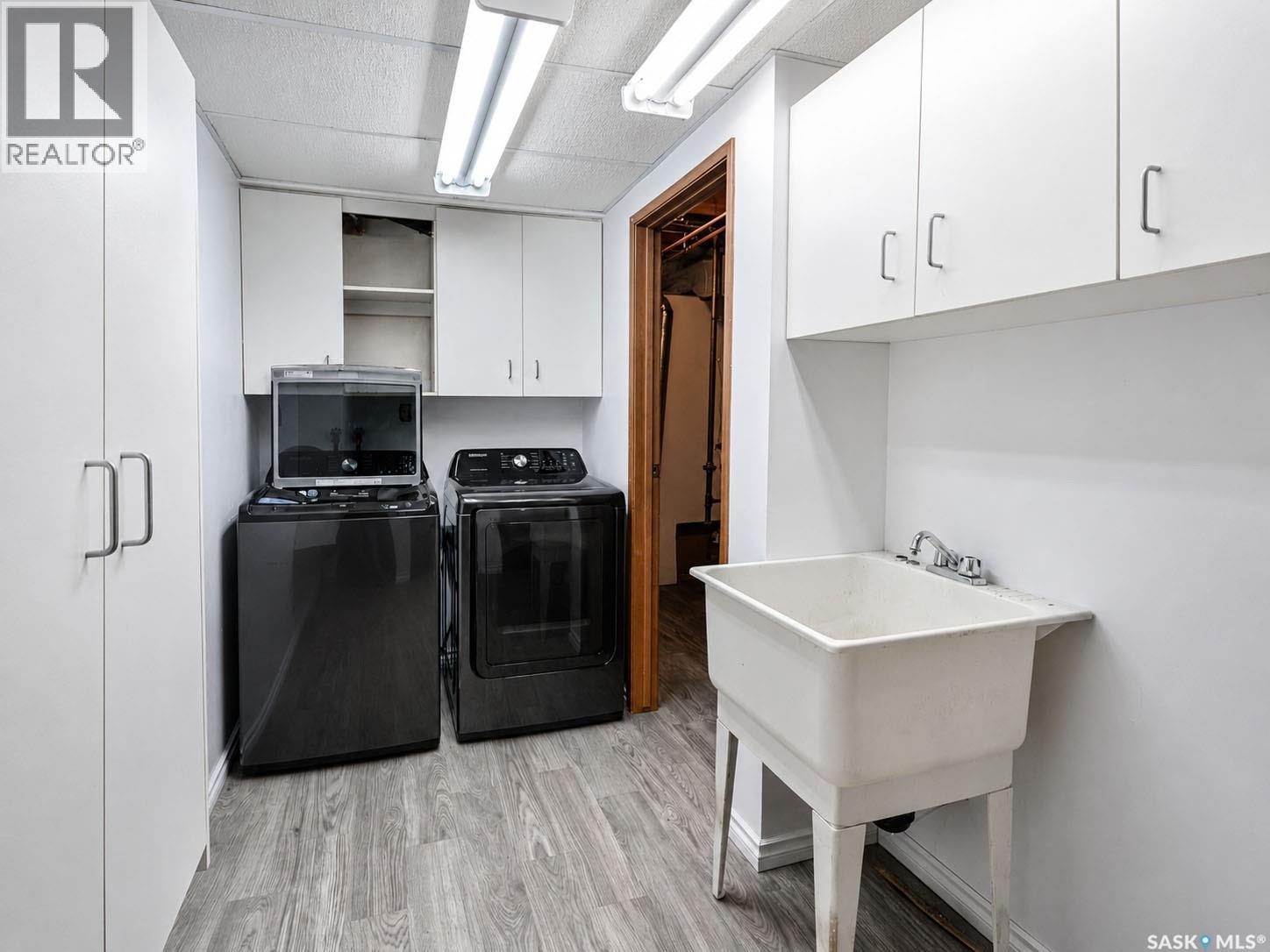 2550 MacDonald AVENUE - 26