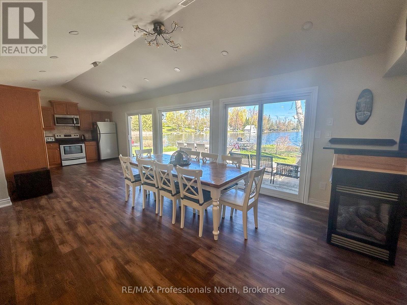 652 ROBEL DRIVE - 11