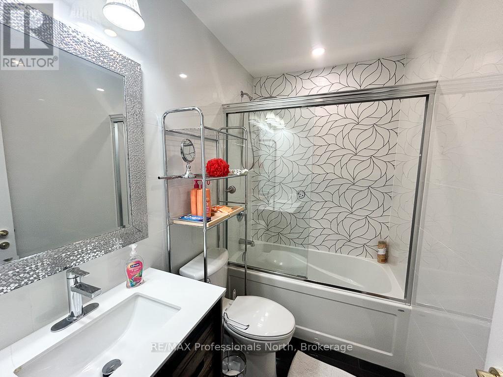 652 ROBEL DRIVE - 21
