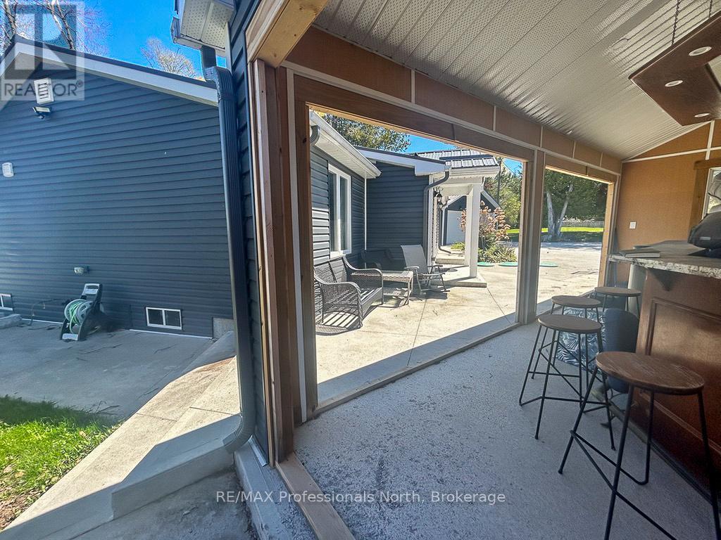 652 ROBEL DRIVE - 25