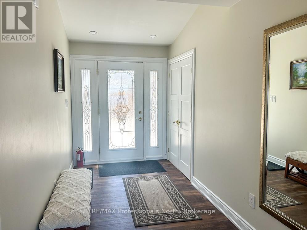 652 ROBEL DRIVE - 4