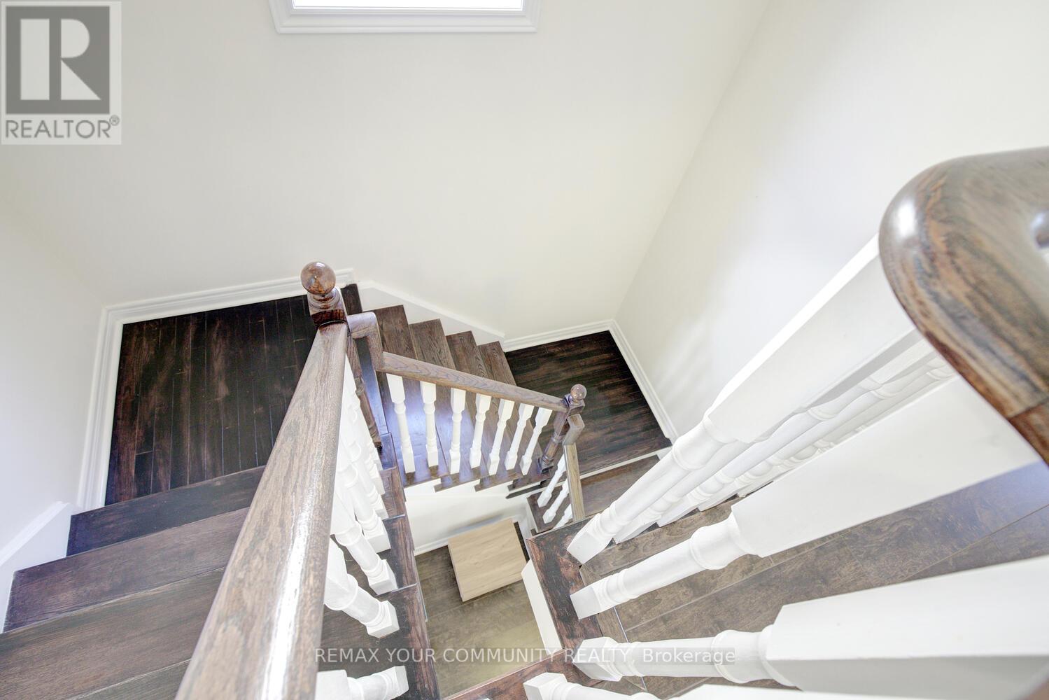 32 BLACK MAPLE CRESCENT - 30