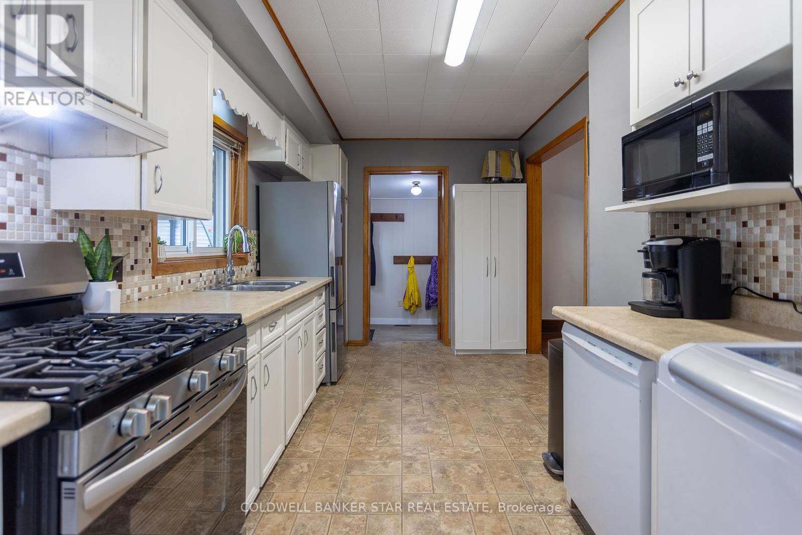 106 FAIRVIEW AVENUE - 20