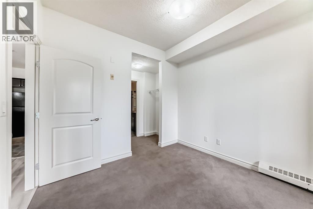 #120 60 Royal Oak Plaza NW - 23