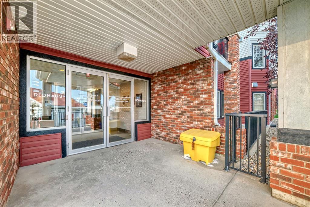 #120 60 Royal Oak Plaza NW - Image 3