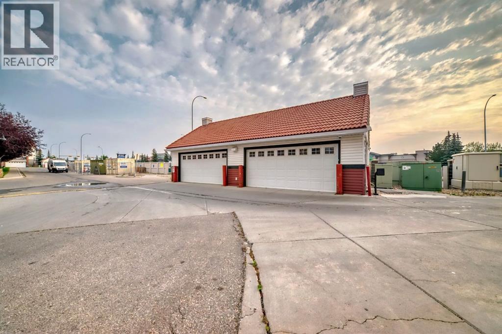 #120 60 Royal Oak Plaza NW - 36