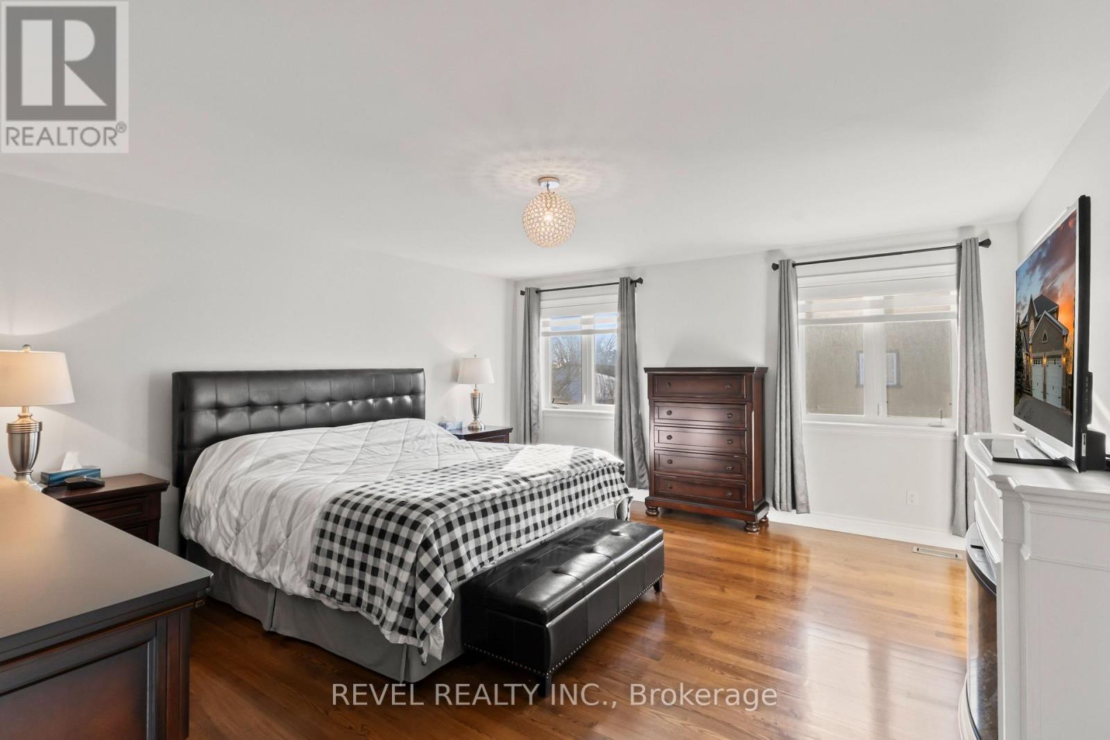 70 APPLEWOOD CRESCENT - 15