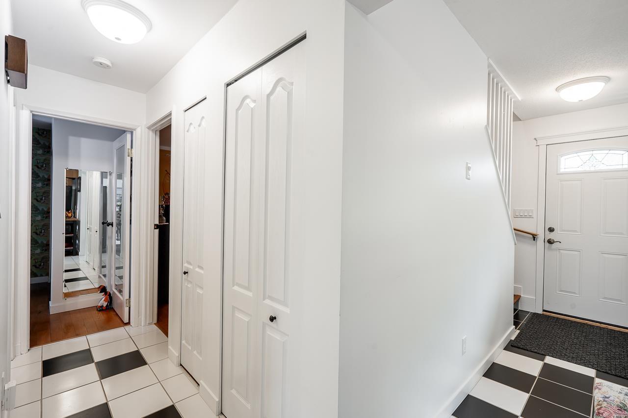 27145 27B AVENUE, Langley