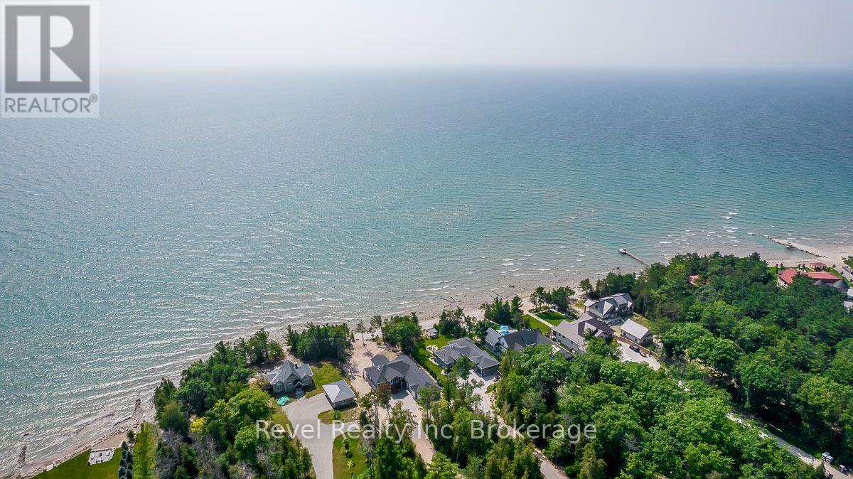 54 VINCENT CIRCLE - Image 3