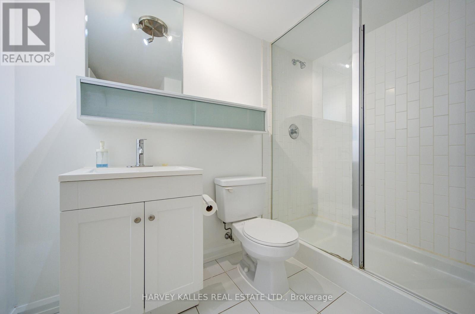 #717 111 ELIZABETH STREET - 11