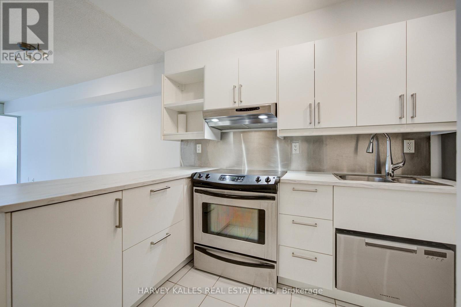 #717 111 ELIZABETH STREET - 12
