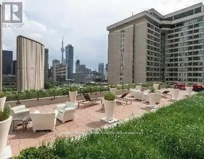 #717 111 ELIZABETH STREET - 42