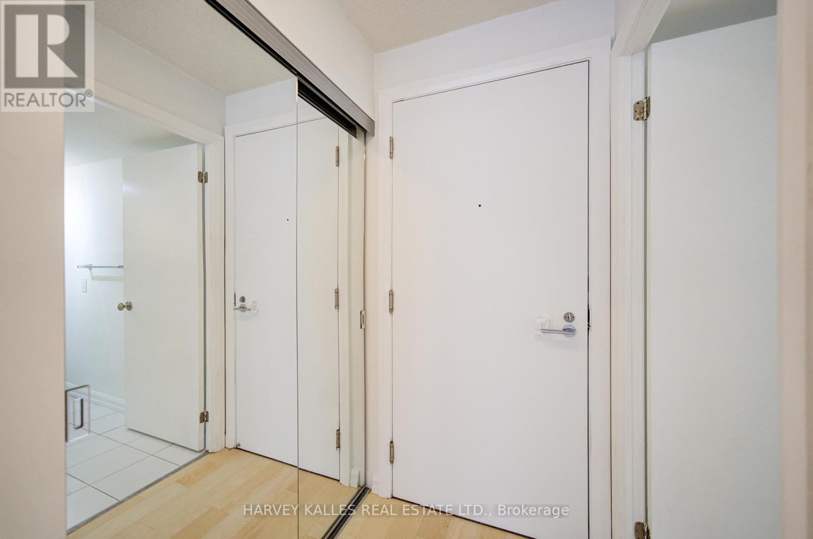 #717 111 ELIZABETH STREET - 9